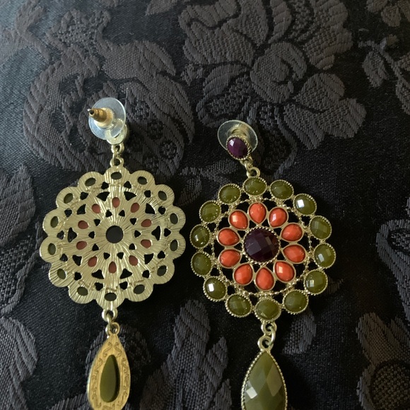 Amrita Singh beautiful drop earrings - Picture 3 of 3